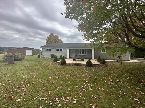 604 Wachob Dr, Punxsutawney, PA 15767