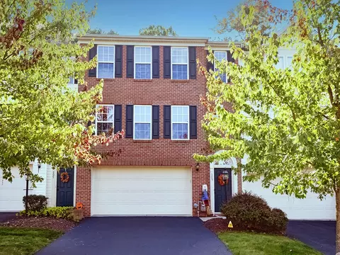 205 Southern Valley Ct, Mars, PA 16046