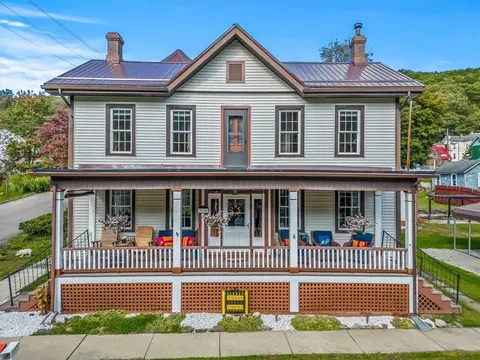 214 River Ave, Emlenton, PA 16373