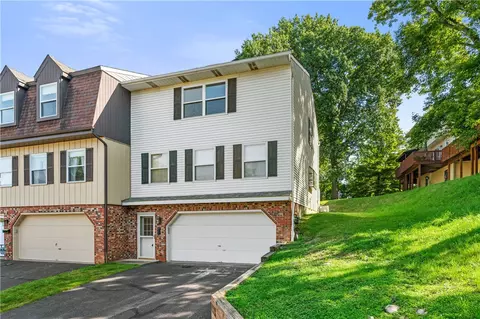 1409 Magnolia Ct, Bethel Park, PA 15102