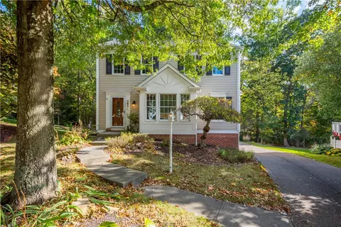 585 Cherryhill Dr, Bridgeville, PA 15017