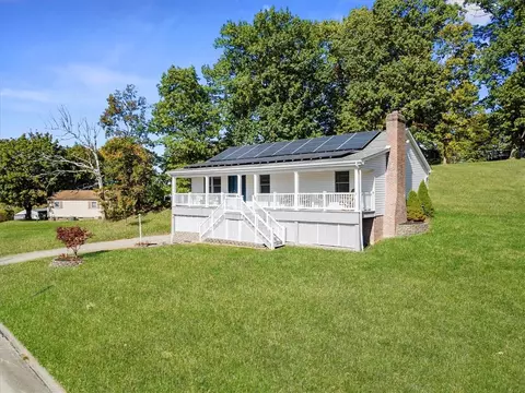 12 Castle St, Mcdonald, PA 15057