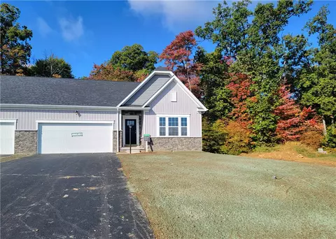 159 Raven Cir #240A, Sarver, PA 16055