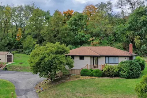 163 S Pennsville St, Connellsville, PA 15425
