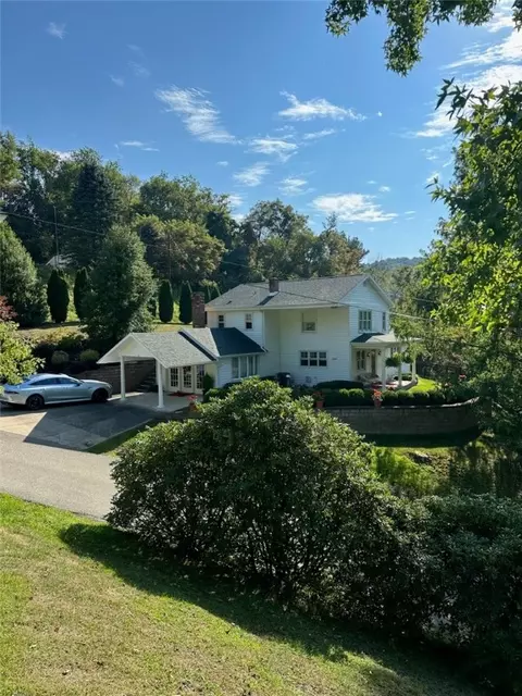 33 Hill St, Fayette City, PA 15438