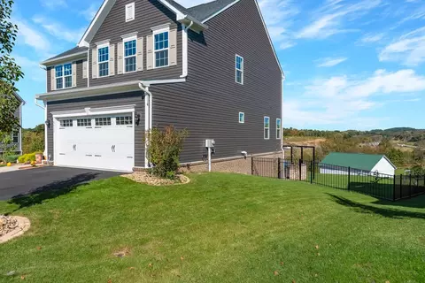 3037 Eagle Ridge Dr, Valencia, PA 16059
