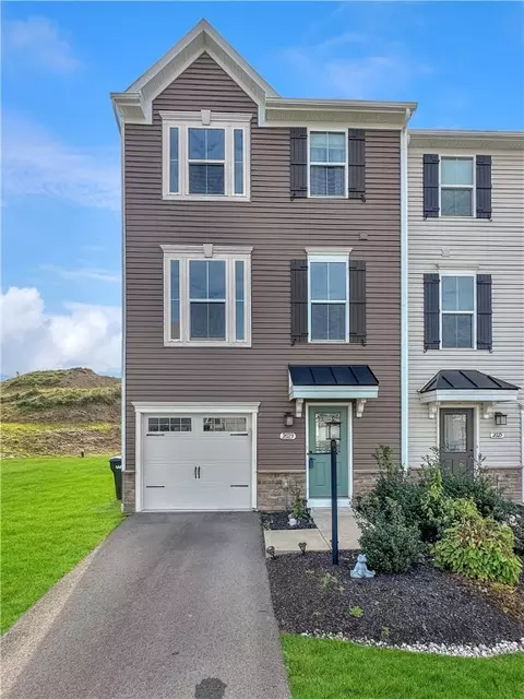 2023 Cade Dr, Monaca, PA 15061 photo 2