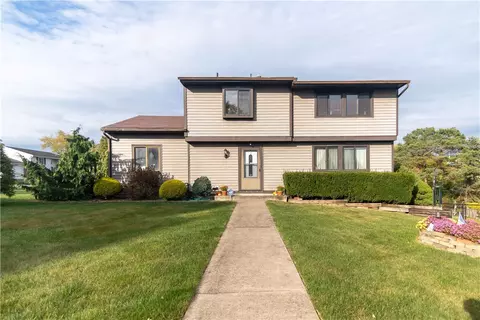 201 Quail Dr, Greensburg, PA 15601