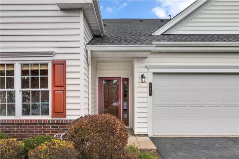 346 Patriot Ln, Freedom, PA 15042