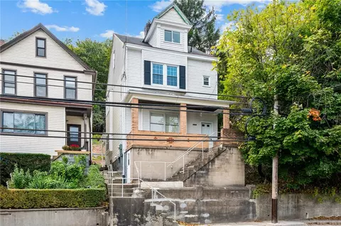 1313 Island Ave, Mckees Rocks, PA 15136