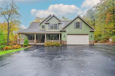2314 S Ridge Dr, Hidden Valley, PA 15502