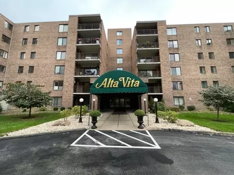 3 Alta Vita Dr #504, Greensburg, PA 15601