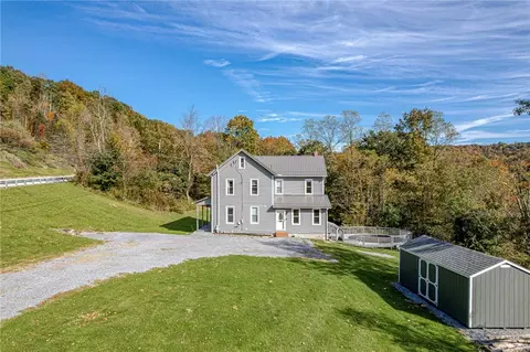 5322 Somerset Pike, Hollsopple, PA 15935