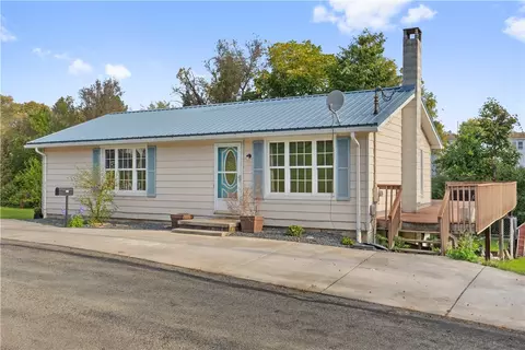 313 Clay Ave, Mount Pleasant, PA 15666
