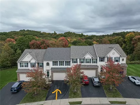 233 Broadstone Dr, Mars, PA 16046 photo 2