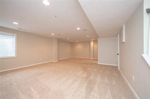 233 Broadstone Dr, Mars, PA 16046 photo 30