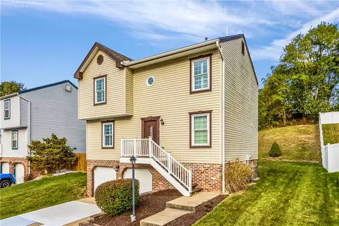 250 Hooks Ln, Canonsburg, PA 15317