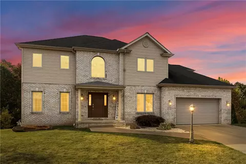 1912 Aspen Ct, Conway, PA 15027
