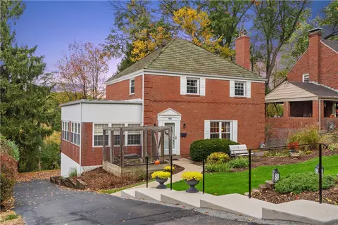 186 Parkridge Ln, Pittsburgh, PA 15228