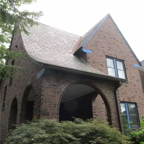 325 Leroi Rd, Pittsburgh, PA 15208