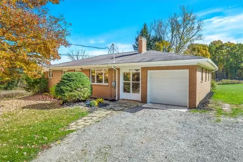 511 Mercer New Wilmington Rd, Mercer, PA 16137