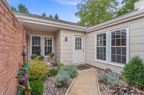 228 Roscommon Pl, Mcmurray, PA 15317