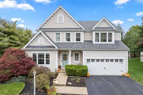 1001 Woodridge Dr, Canonsburg, PA 15317