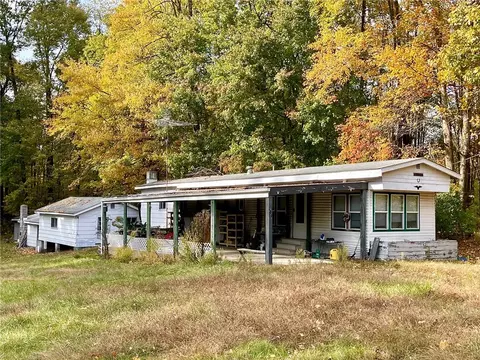 567 S Stone Base Rd, Mercer, PA 16137