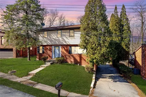210 Briaridge Dr, Turtle Creek, PA 15145