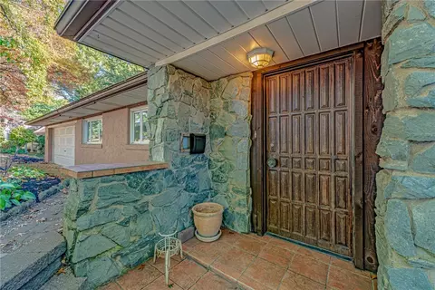 8 Woodland Ave, Greensburg, PA 15601