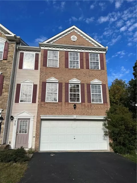 938 Talon Ct, Leechburg, PA 15656