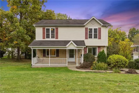 426 Linwood Dr, Bethel Park, PA 15102