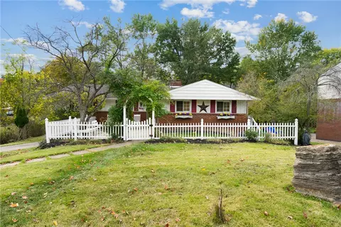 850 Clifton Rd, Bethel Park, PA 15102