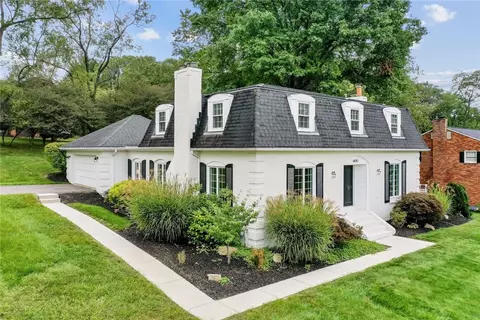 1691 Pinetree Dr, Pittsburgh, PA 15241