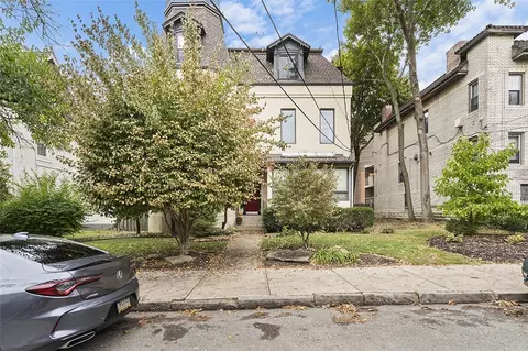 6015 Walnut St #104, Pittsburgh, PA 15206