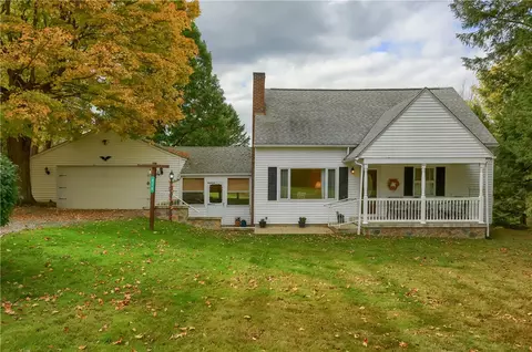 215 Laurel Rock Dr, Beaver Falls, PA 15010