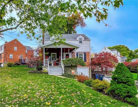390 Woodcliff Cir, Pittsburgh, PA 15243