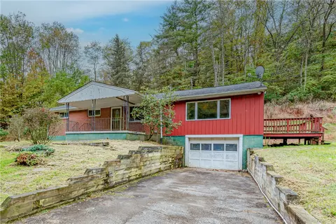 203 Shuster Hollow Rd, Leechburg, PA 15656