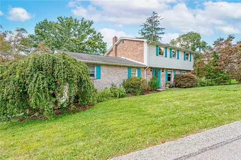 700 Lombard St, Irwin, PA 15642