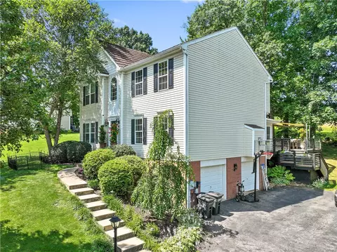 150 Janyce Dr, Greensburg, PA 15601