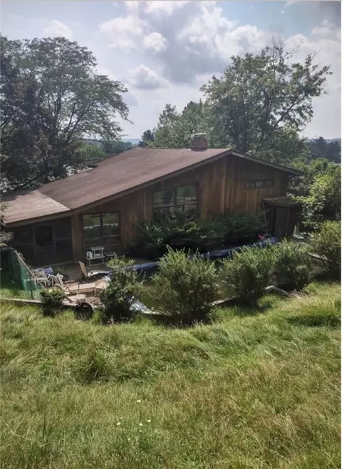 711 Croyland, Indiana, PA 15701