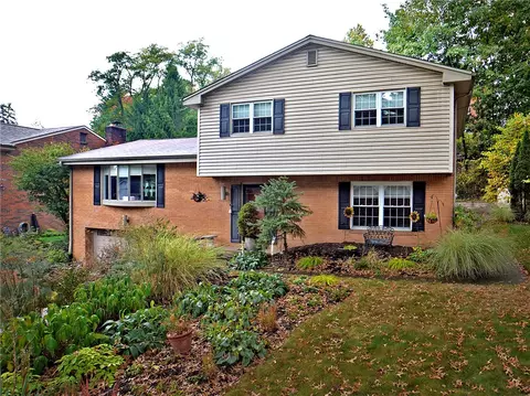 213 Thornberry Dr, Pittsburgh, PA 15235
