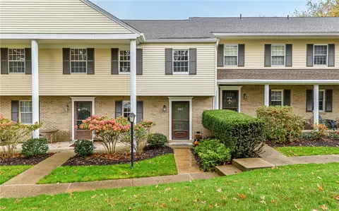 205 Olde Ingomar Ct, Pittsburgh, PA 15237