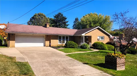 666 Donnan Ave, Washington, PA 15301