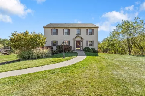 30 Giant Oak Dr, Baden, PA 15005