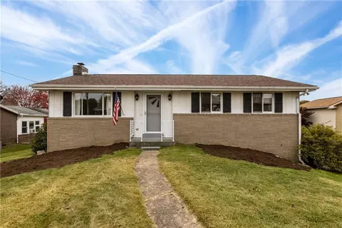 315 Walnut St, Houston, PA 15342