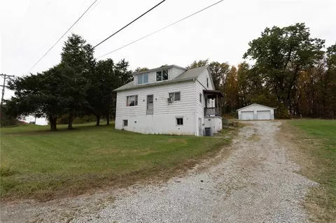 629 Englishmen Hill Rd, Connellsville, PA 15425