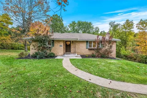 4010 Ridgemont Dr, Gibsonia, PA 15044