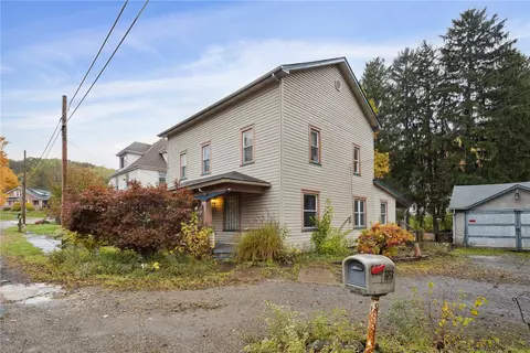 1658 Mercer Rd, Ellwood City, PA 16117