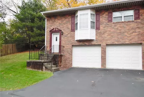 1 Old North Church St, Natrona Heights, PA 15065
